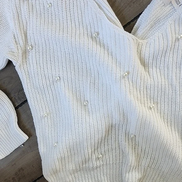 Sweater - Picture 5 of 7